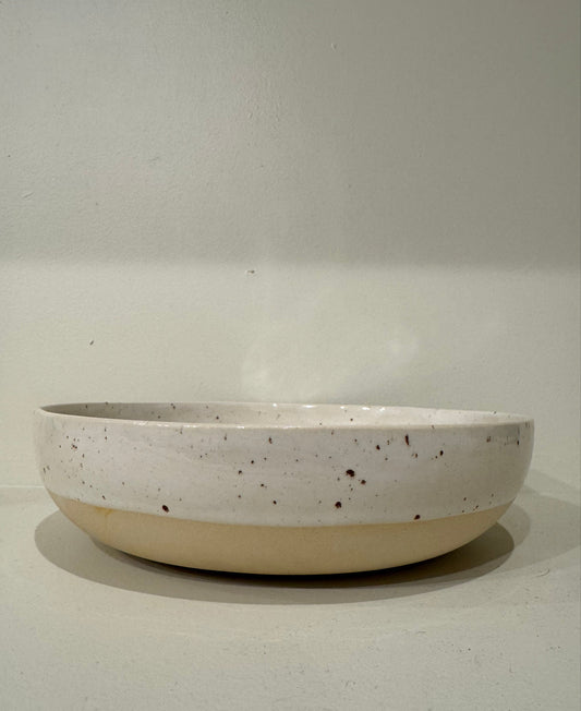 Low bowl M in our Speckled colour